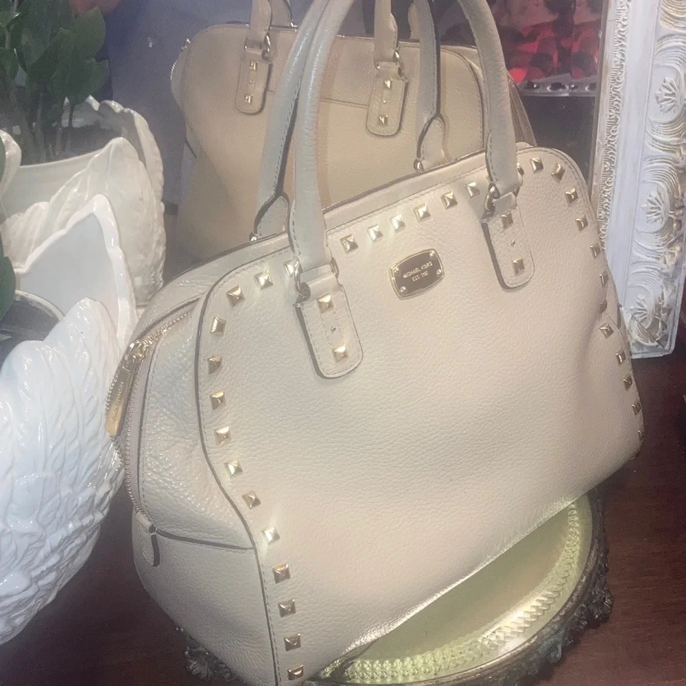 Genuine Micheal Kors Sandrine Large  Leather  Satchel Studded Cream Handbag - Picture 14 of 15
